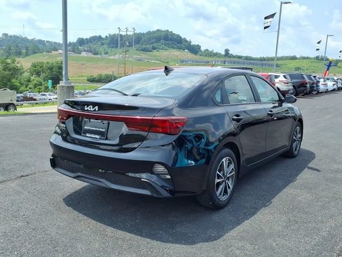 Certified 2023 Kia Forte LXS FWD image 7