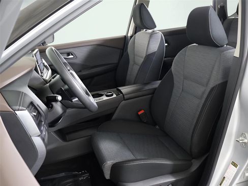 Used 2023 Nissan Rogue SV image 25