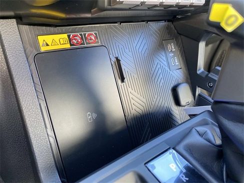 New 2025 Toyota Tacoma SR5 image 9