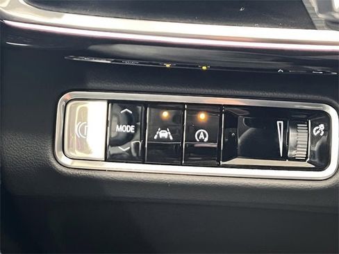 Used 2025 Buick Envision Preferred image 23