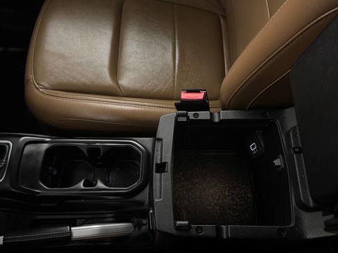 Used 2021 Jeep Wrangler Unlimited Sahara w/ Cold Weather Group image 40