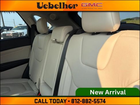 Used 2019 Ford Edge Titanium w/ Equipment Group 301A FWD image 17