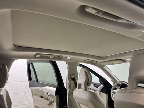 Used 2016 Volvo XC90 T6 Momentum AWD/4WD image 12