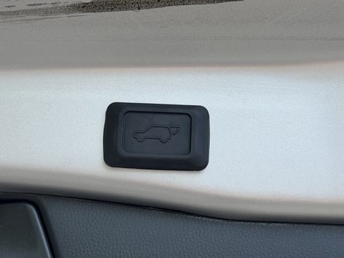 Used 2025 Toyota RAV4 XLE w/ Convenience Package FWD image 23