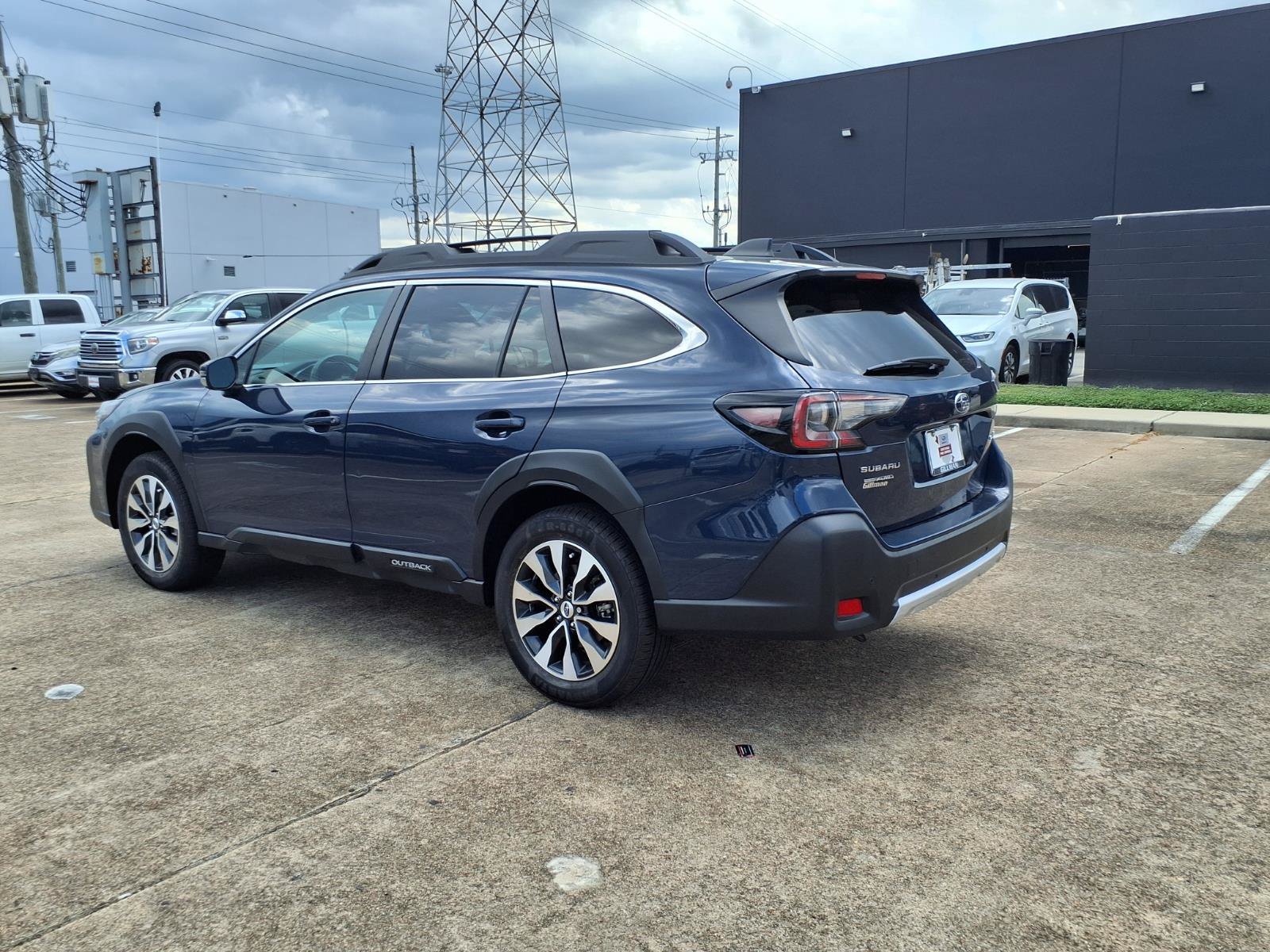 Certified 2024 Subaru Outback Limited AWD/4WD image 3