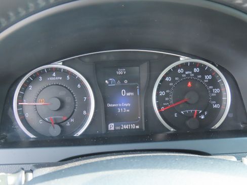 Used 2016 Toyota Camry SE FWD image 27