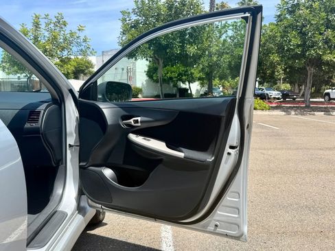 Used 2013 Toyota Corolla S image 18