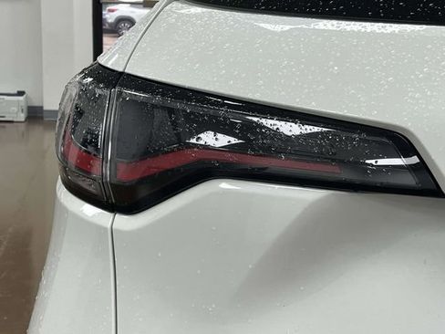 Used 2025 Honda HR-V Sport image 12