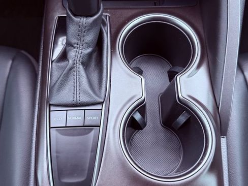 Used 2022 Toyota Camry SE w/ Carpet Mat Package (TMS) FWD image 30