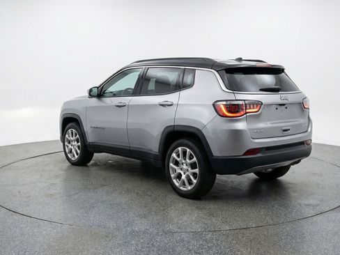 Used 2025 Jeep Compass Limited AWD/4WD image 6