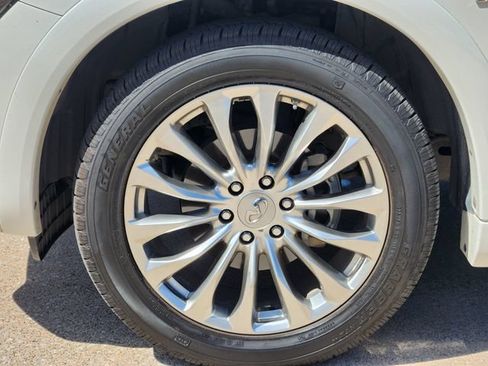 Used 2016 INFINITI QX80 4WD w/ Deluxe Technology Package image 10
