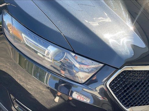 Used 2013 Ford Taurus SHO image 27