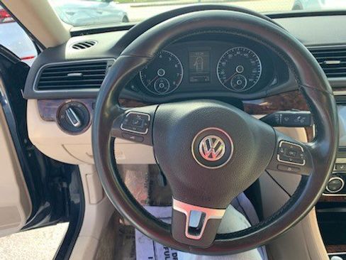 Used 2012 Volkswagen Passat 2.5 SEL Premium image 7