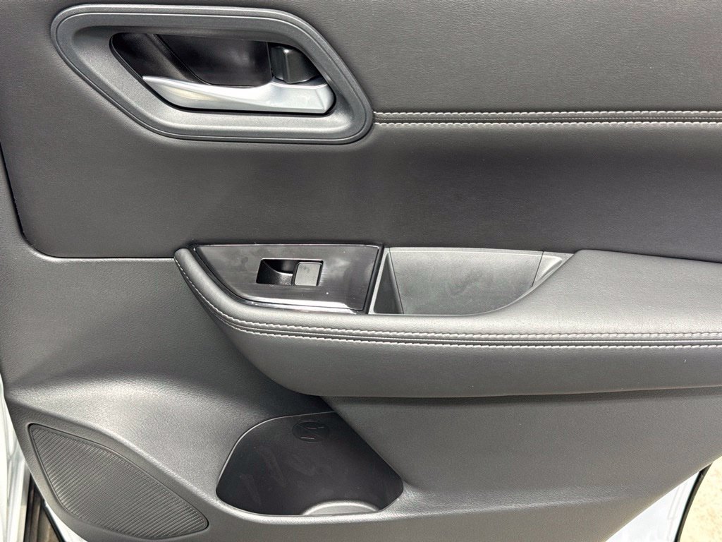 New 2026 Nissan Rogue Dark Armor AWD/4WD image 23