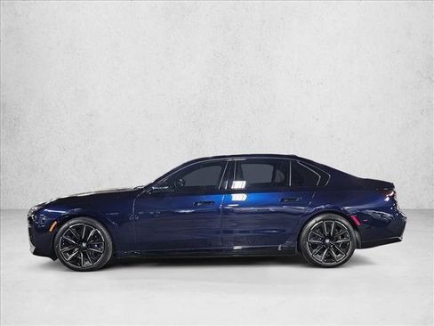 Certified 2023 BMW i7 xDrive60 w/ Parking Assistance Package AWD/4WD image 8