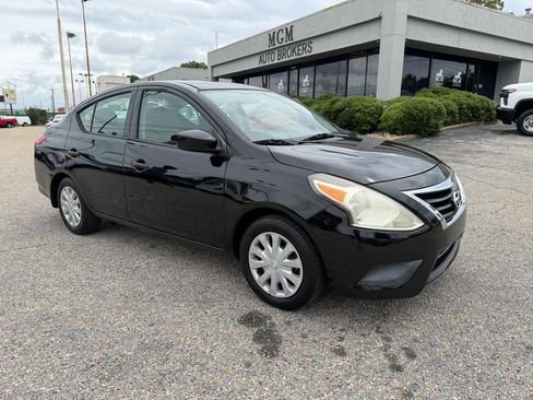 Used 2017 Nissan Versa S Plus FWD image 19