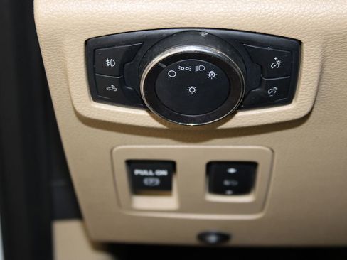 Used 2020 Ford F150 Lariat image 39