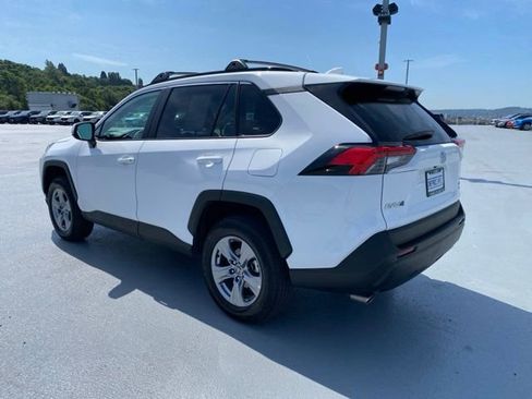Used 2024 Toyota RAV4 XLE AWD/4WD image 6