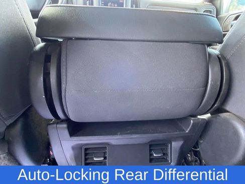 Certified 2022 Chevrolet Silverado 1500 Custom Trail Boss w/ LPO, Dark Essentials Package AWD/4WD image 21