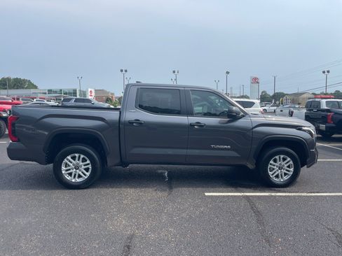 Used 2025 Toyota Tundra SR5 AWD/4WD image 21