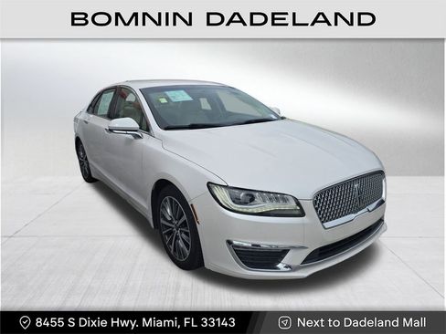 Used 2017 Lincoln MKZ Premiere image 1