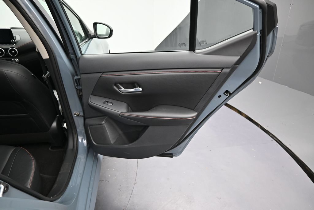 Used 2025 Nissan Sentra SR w/ SR Premium Package FWD image 9