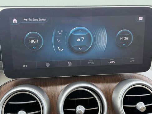 Used 2020 Mercedes-Benz GLC 300 4MATIC image 41