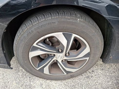 Used 2017 Honda Accord LX image 4
