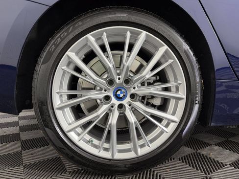 Used 2023 BMW 330e xDrive w/ Premium Package AWD/4WD image 19