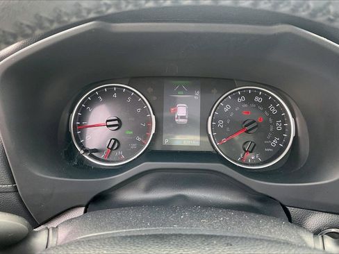 Used 2020 Toyota RAV4 XLE Premium image 11