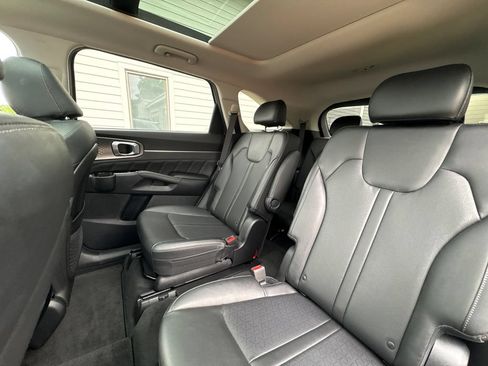 Used 2022 Kia Sorento SX AWD/4WD image 46
