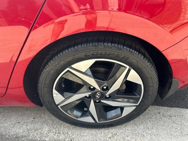 Used 2022 Hyundai Elantra Limited FWD image 37