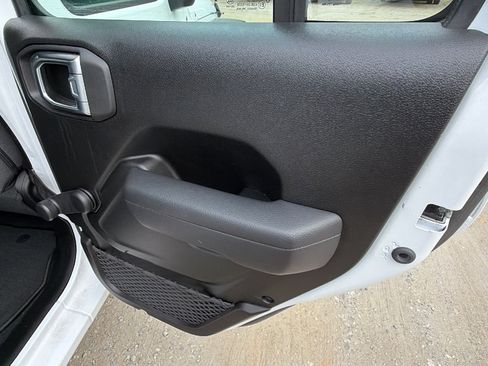 Used 2024 Jeep Gladiator Sport image 20