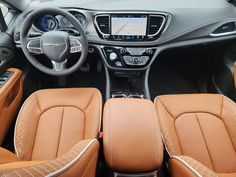 New 2026 Chrysler Pacifica Pinnacle AWD/4WD image 24
