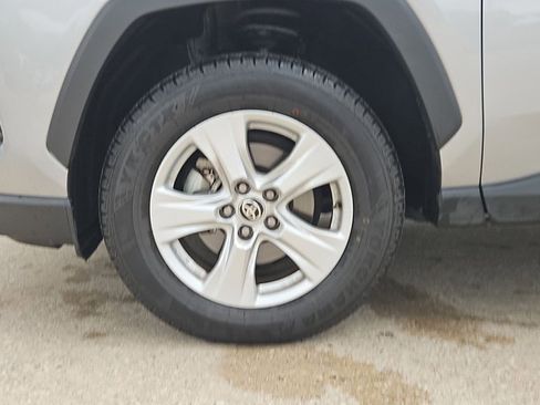 Used 2021 Toyota RAV4 XLE image 21