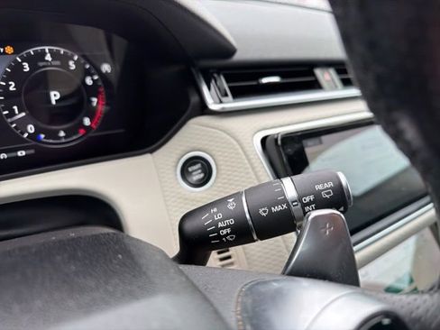 Used 2020 Land Rover Range Rover Velar R-Dynamic S image 42