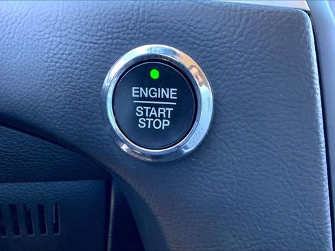 Certified 2024 Ford Edge SE w/ Black Appearance Package image 31