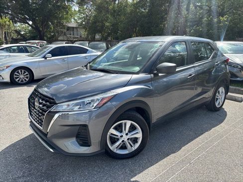 Used 2023 Nissan Kicks S image 2