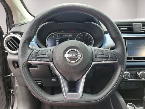 Used 2025 Nissan Versa SV FWD image 19
