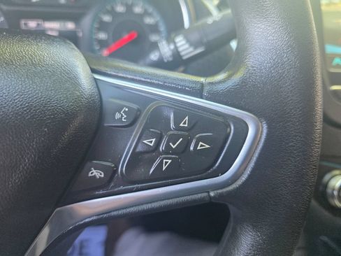 Used 2018 Chevrolet Malibu LT FWD image 16