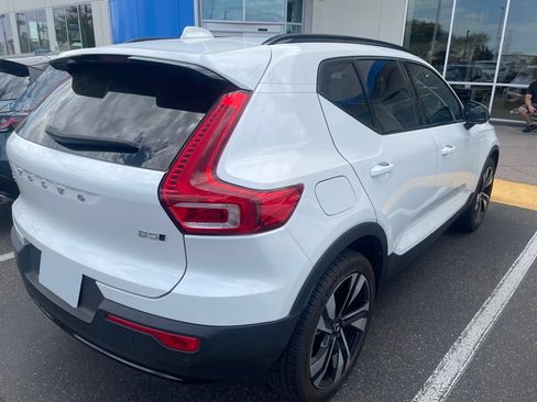 Used 2023 Volvo XC40 B5 Ultimate AWD/4WD image 6