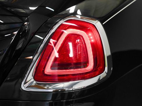 Used 2017 Rolls-Royce Wraith RWD image 24