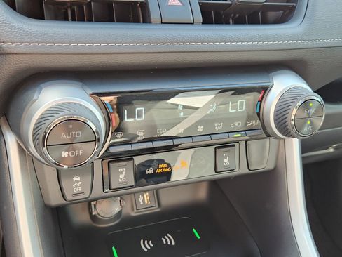 New 2025 Toyota RAV4 XLE image 15