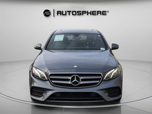 Used 2017 Mercedes-Benz E 300 4MATIC image 2