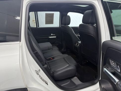 Used 2020 Mercedes-Benz GLB 250 w/ Premium Package image 17