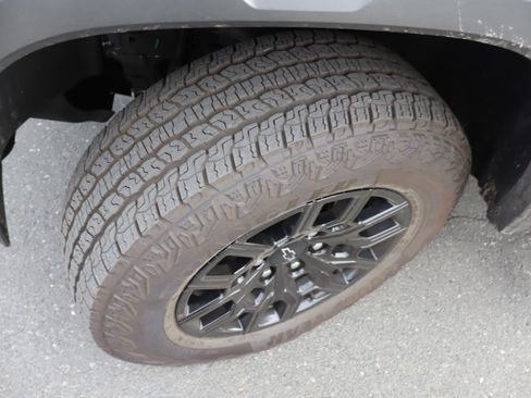 Used 2025 Chevrolet Colorado Trail Boss image 41