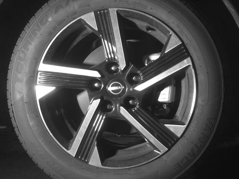 Used 2025 Nissan Sentra SV image 13