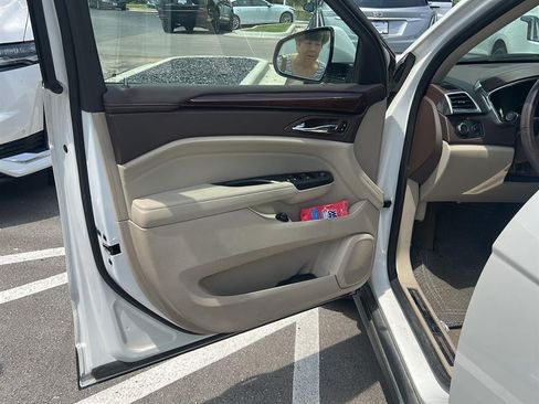 Used 2013 Cadillac SRX Luxury w/ Driver Awareness Package FWD image 9