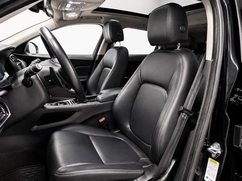 Used 2020 Jaguar F-PACE Premium AWD/4WD image 8