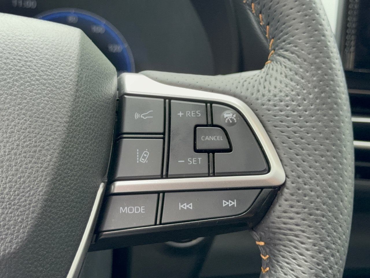 Used 2025 Toyota Sienna XLE Woodland Edition AWD/4WD image 19